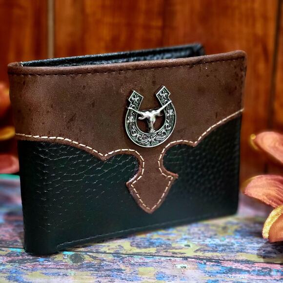Longhorn horseshoe Western wallet HAND CRAFTED BI-FOLD Concho Short Wallet - Picture 1 of 8